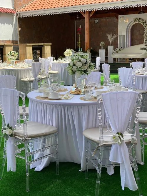 Location de matériels de décorations (mariages anniversaires fiançailles Saint-Valentin)