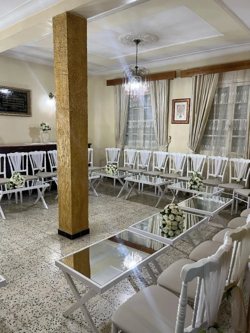 location de chaises et tables  كراء الكراسي و الطاولات