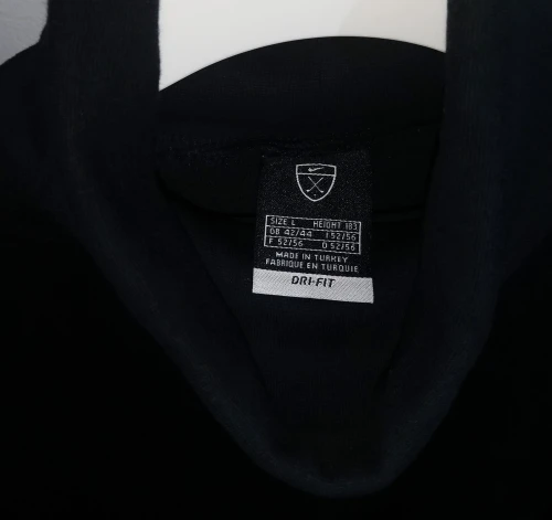 Pull Nike taille L/XL neuf jamais porté