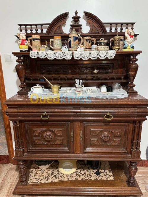 2 buffets + table  (anciens meubles)