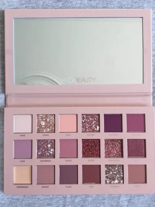 PALETTES HUDA BEAUTY 