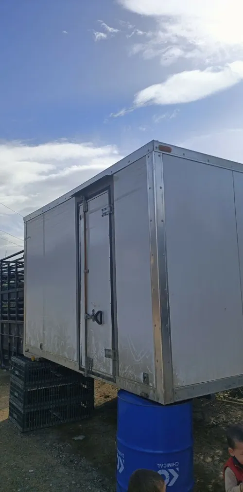 container k2500 panneaux sandwich