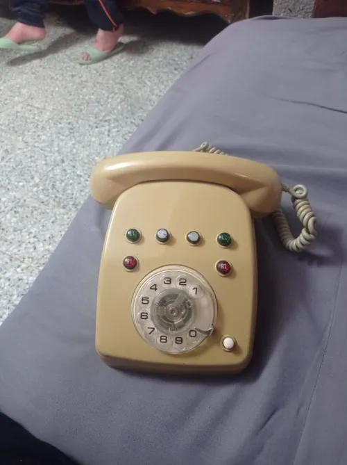 Téléphone antiquité 