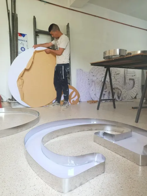  lettres boitier, led, alucobond 