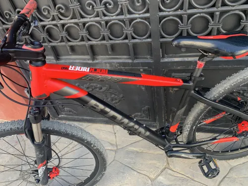 Vélo B-twin rockrider 560