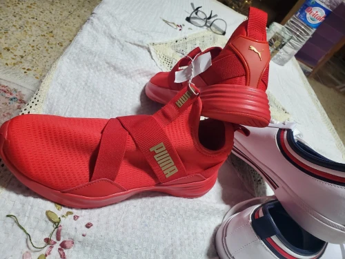 Des vetements Originaux venu des USA ( PUMA, ADIDAS, UNDER ARMOR, LEVI'S...)