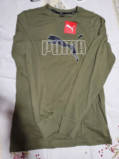 Des vetements Originaux venu des USA ( PUMA, ADIDAS, UNDER ARMOR, LEVI'S...)