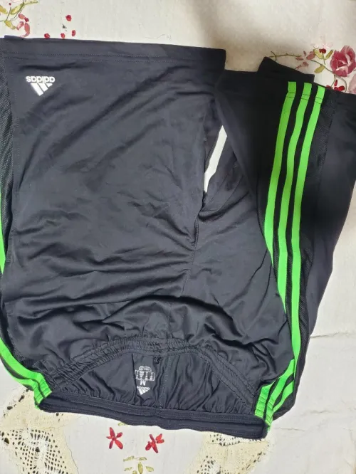 Des vetements Originaux venu des USA ( PUMA, ADIDAS, UNDER ARMOR, LEVI'S...)