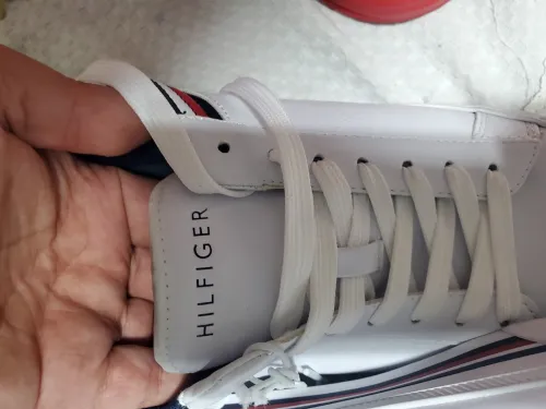 Des vetements Originaux venu des USA ( PUMA, ADIDAS, UNDER ARMOR, LEVI'S...)