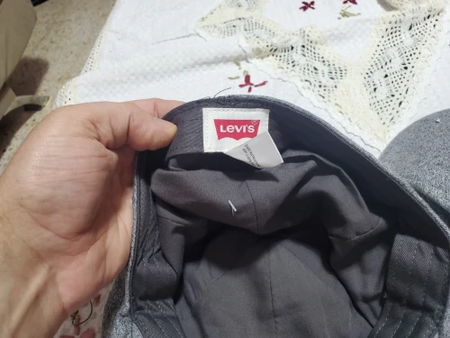 Des vetements Originaux venu des USA ( PUMA, ADIDAS, UNDER ARMOR, LEVI'S...)
