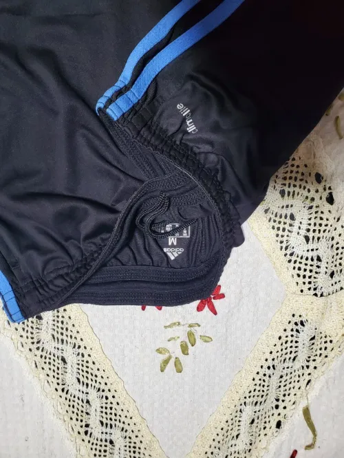 Des vetements Originaux venu des USA ( PUMA, ADIDAS, UNDER ARMOR, LEVI'S...)