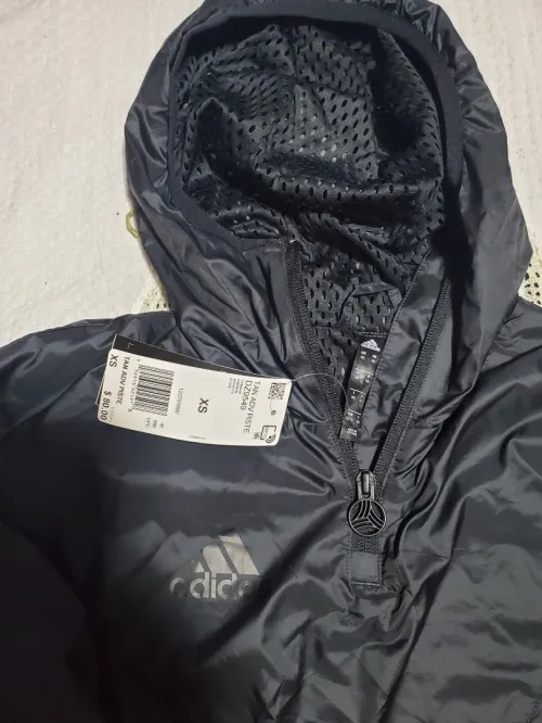 Des vetements Originaux venu des USA ( PUMA, ADIDAS, UNDER ARMOR, LEVI'S...)