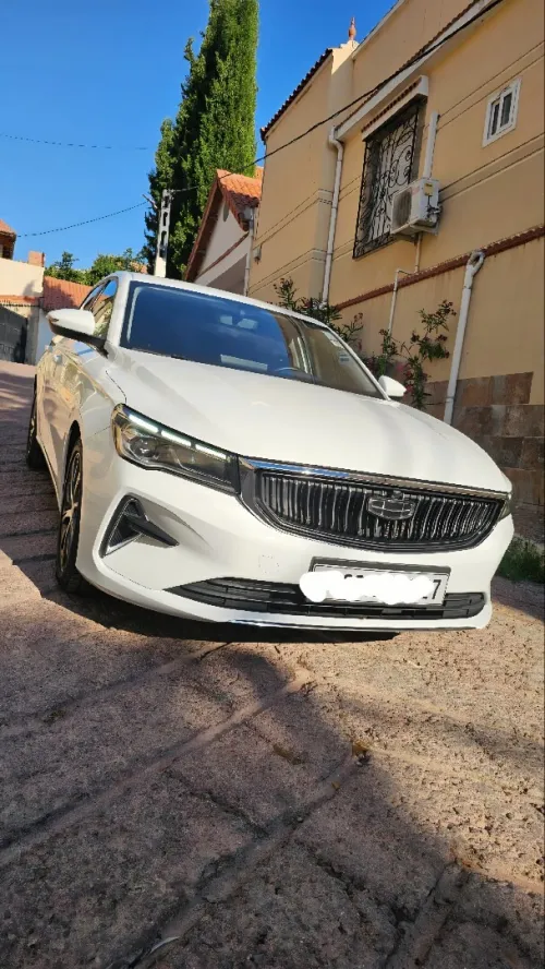Geely Emgrand 2023 