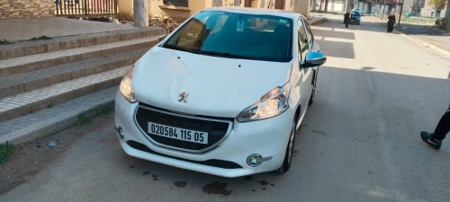Peugeot 208 2015 Silver Line