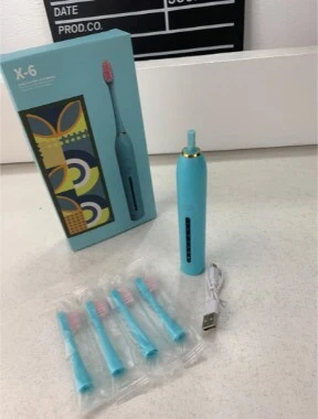 Brosse à Dents Électrique 4 Têtes Incluses Rechargeable et Étanche IPX7  فرشاة أسنان كهربائية بأربعة رؤوس