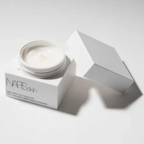 NARS SKIN LIGHT REFLECTING MOISTURIZER
