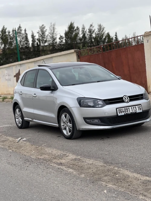 Volkswagen POLO 2013 Silver edition