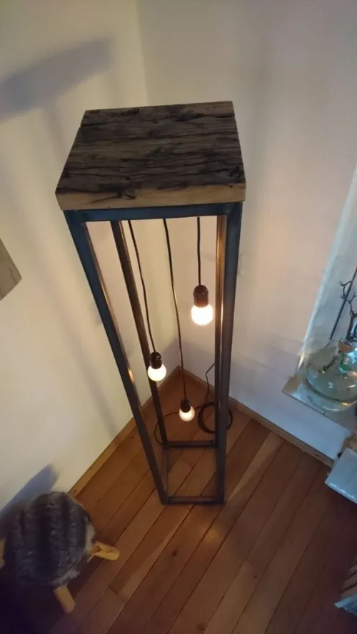 Lampadaire Woden laiton 