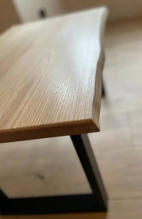 Table modern irrégulière 