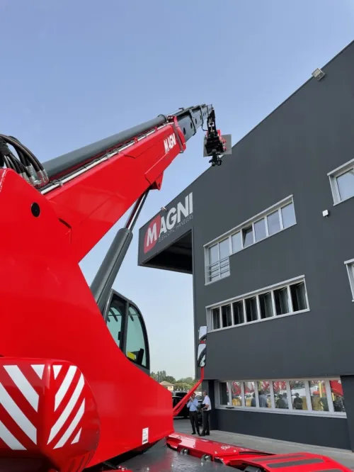 MAGNI ITALIE TELESCOPIQUE 26 METRES ROTATIF 2026