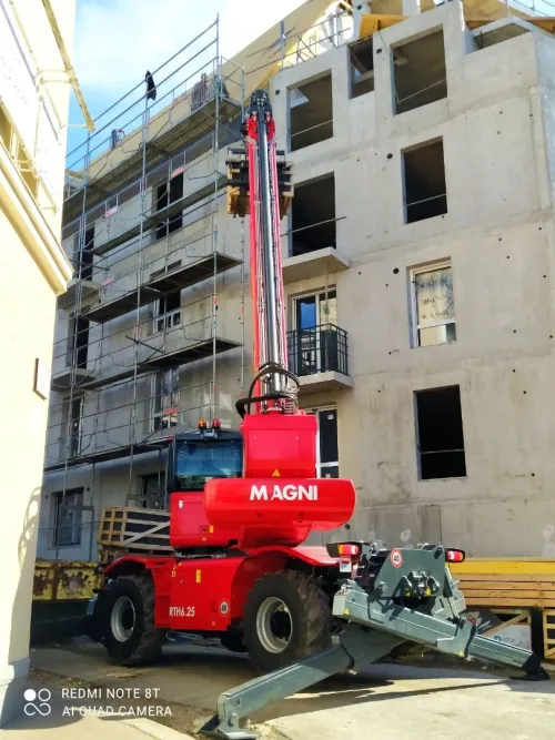 MAGNI ITALIE TELESCOPIQUE 26 METRES ROTATIF 2026