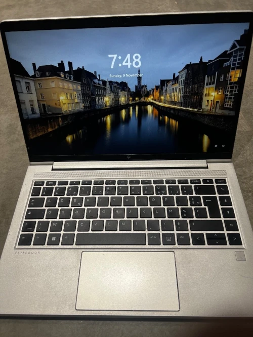 HP elitebook G9 i5 12emm