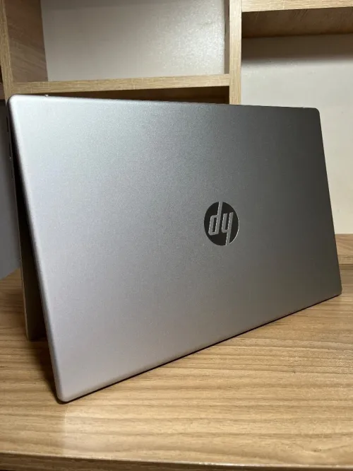 HP LAPTOP 15 RYZEN 5-7520U 16/512 AMD RADEON GRAPHIQUE