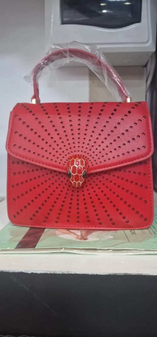 Prada chanelle Gutti Valentino hermes luis vitton