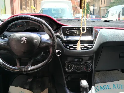 Peugeot 208 2013 