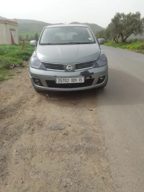Nissan Tiida 4 portes 2009 