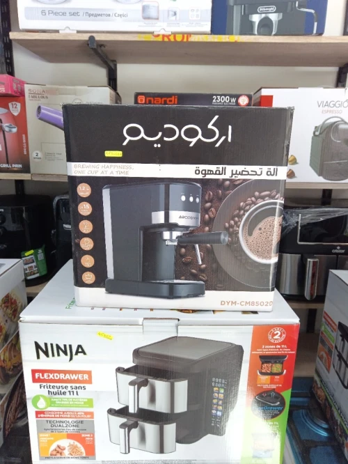 Promo machine a café Arcodym 1.2L 15Bar café moulu avec Bras