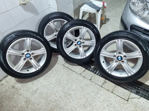 225/50R17Pneu pirelli avec jantes BMW