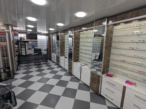 Aménagement High Gloss pour Parfumerie ou Magasin d'Optique