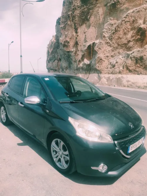 Peugeot 208 2015 Allure