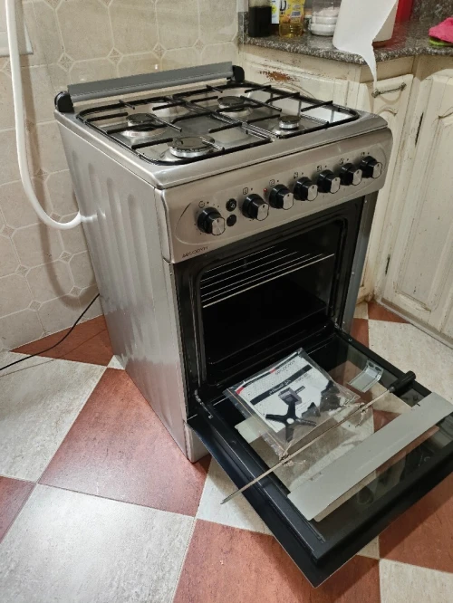 Cuisinière à gaz 4 feux avec four et Thermocouple