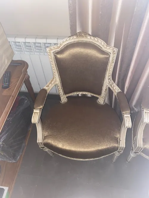 Salon Louis 16 refait à neuf