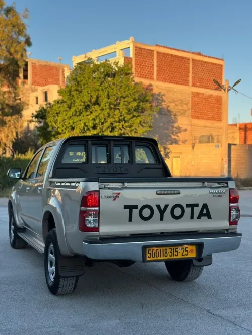Toyota Hilux 2015 LEGEND DC 4x4