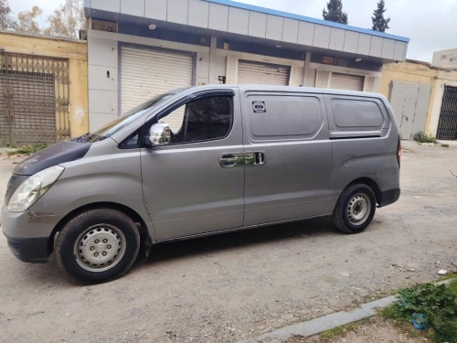 Hyundai H1 2011