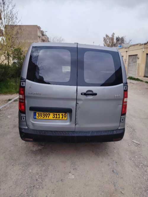 Hyundai H1 2011