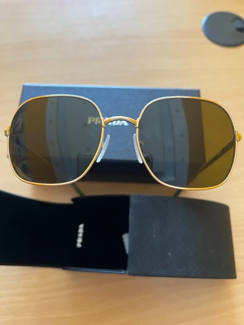 lunettes de marque Prada