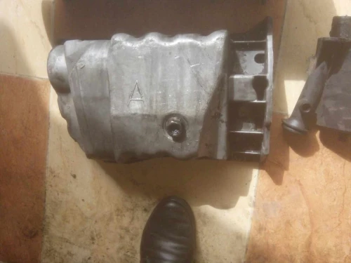 Culasse et calteur et quelqu piece de moteur megane dti 