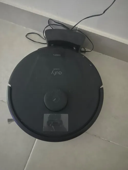 Eufy robot vacuum/aspirateur 