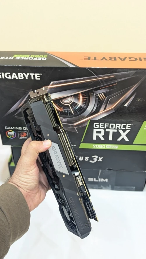 Gigabyte  RTX 2080 SUPER GAMING OC 8G  3 Fans