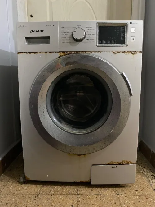 غسالة ملابس براند 7 كغ - موديل BWF5742CS (للإصلاح أو قطع الغيار) / Lave-linge Brandt 7kg - Modèle BWF5742CS (Pour pièces ou réparation)