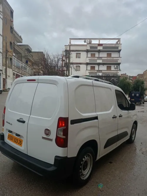 Fiat Doblo 2023 Professionnel Italie
