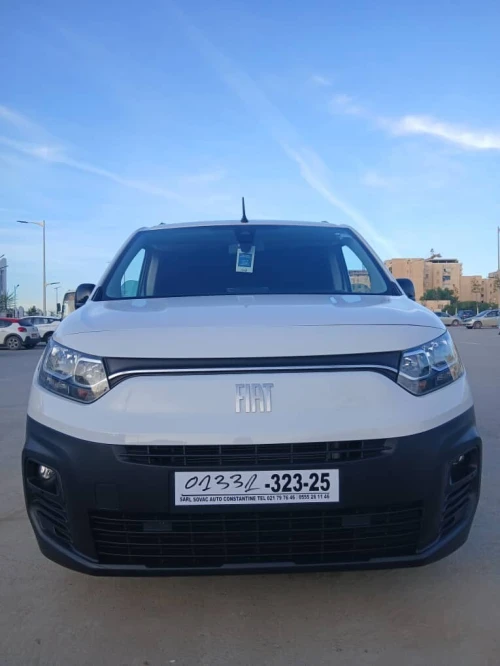 Fiat Doblo 2023 Italien professionnel