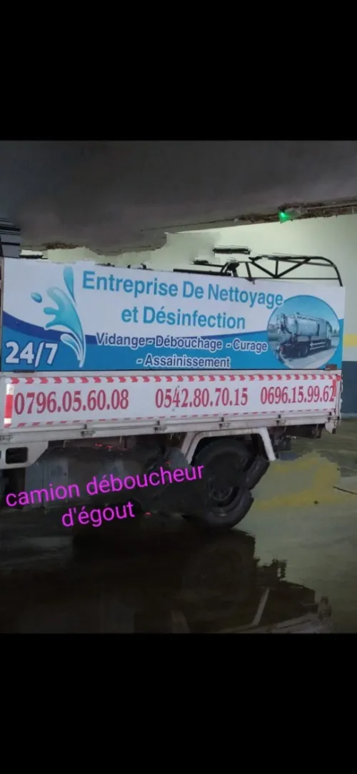 Camion hydrocureur déboucheur d'égout,camion benne tasseuse, ramassage des ordures.