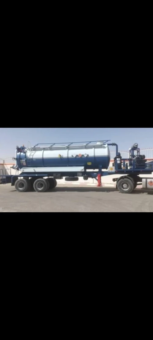 Camion hydrocureur vidangeur déboucheur d'egouts 