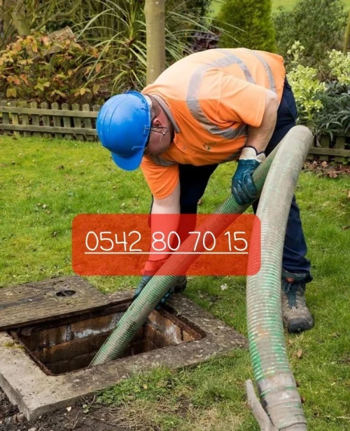 Travaux d'assainissement,débouchage,curage des canalisations et détecter le problème de réseau.