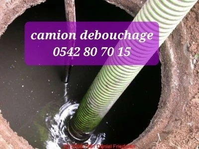Camion debouchage curage des eaux usée.
